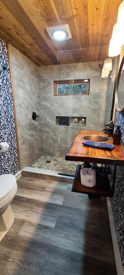 Riverside Retreat Hotel Hendersonville Buitenkant foto