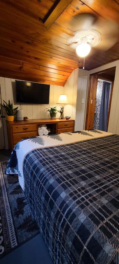 Riverside Retreat Hotel Hendersonville Buitenkant foto